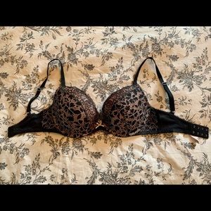 Victoria’s Secret Dream Angels Push Up Bra size 32DD